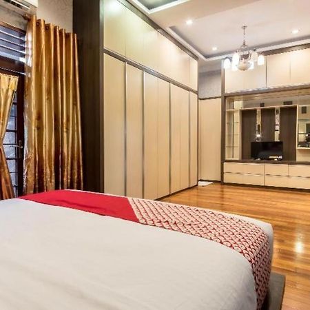 Oyo 619 Naufal Guest House Syariah 棉兰 外观 照片