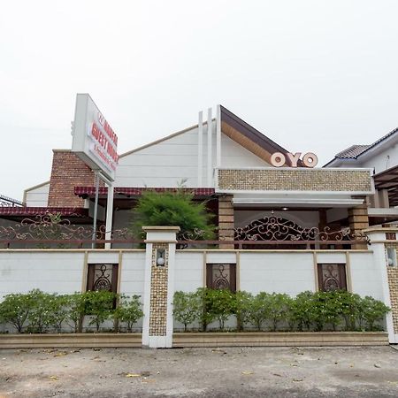 Oyo 619 Naufal Guest House Syariah 棉兰 外观 照片