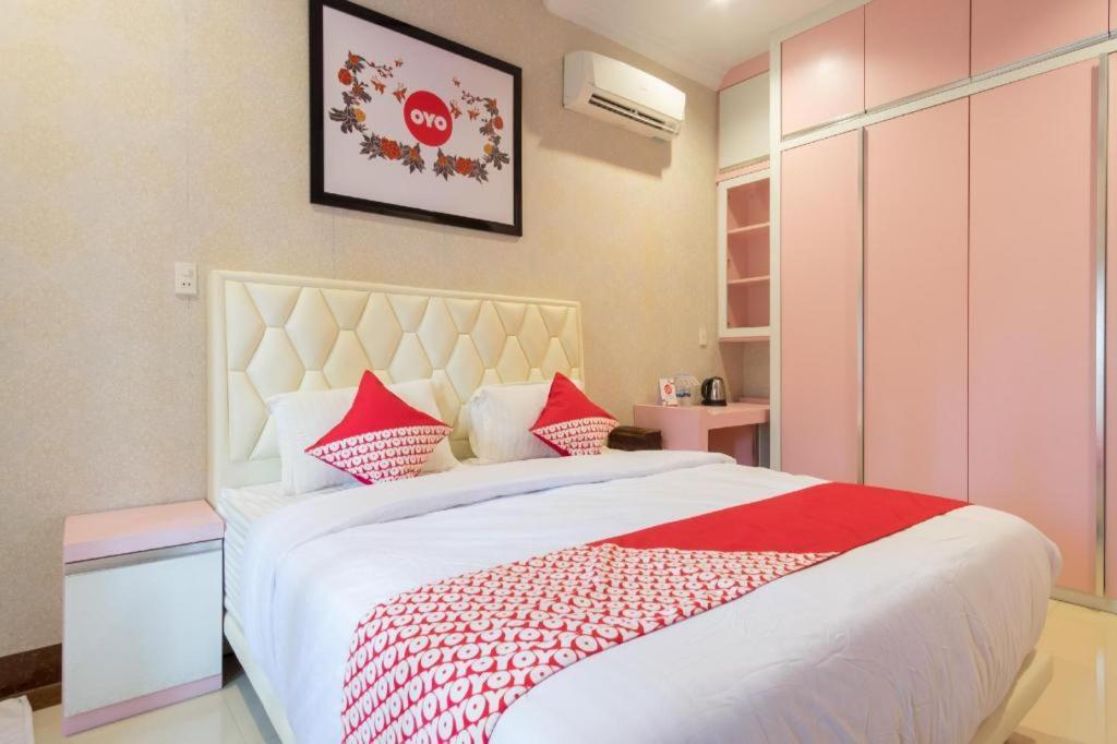 Oyo 619 Naufal Guest House Syariah 棉兰 外观 照片