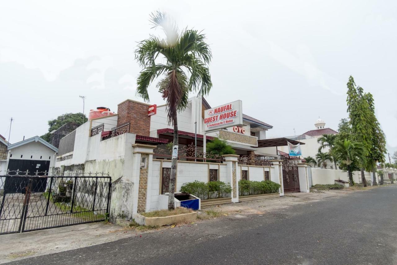 Oyo 619 Naufal Guest House Syariah 棉兰 外观 照片