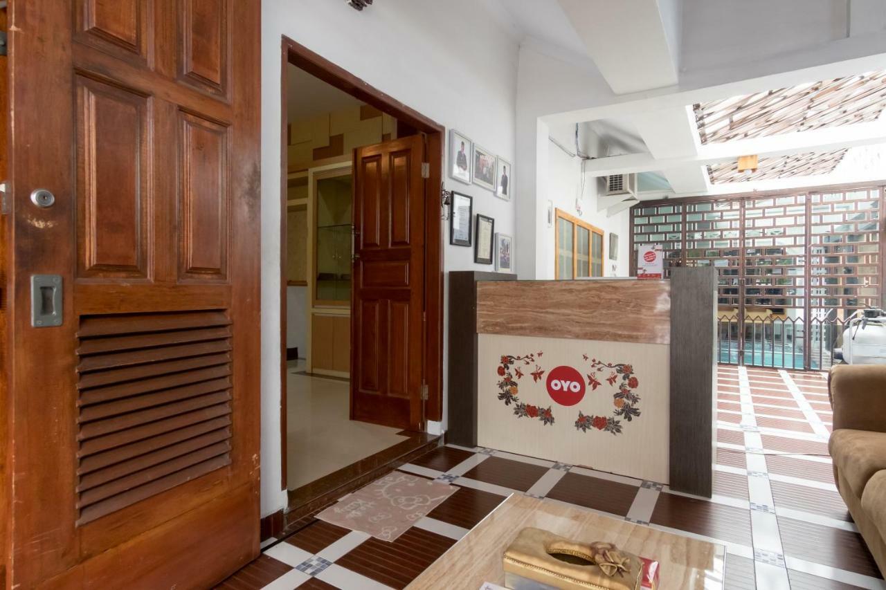 Oyo 619 Naufal Guest House Syariah 棉兰 外观 照片