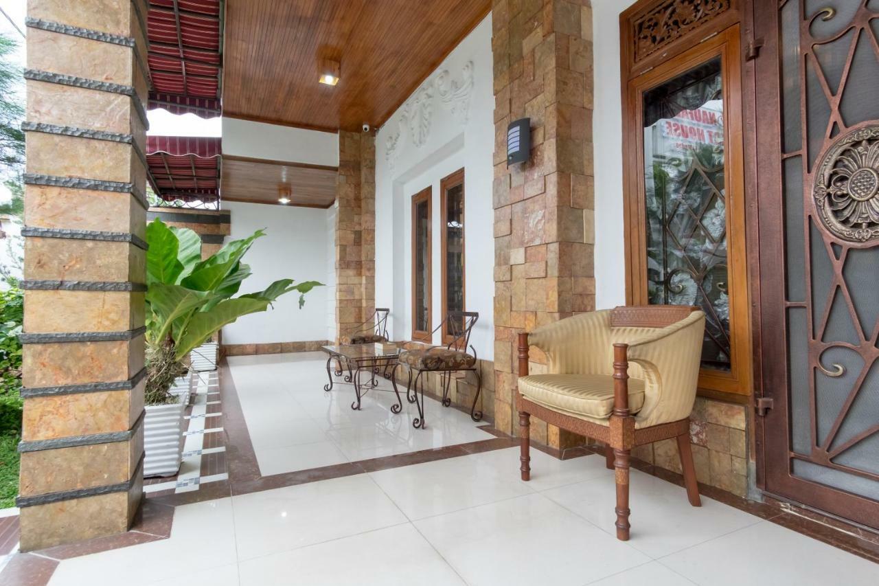 Oyo 619 Naufal Guest House Syariah 棉兰 外观 照片