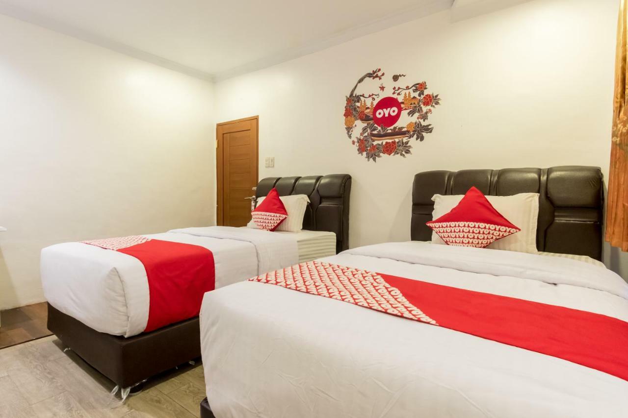 Oyo 619 Naufal Guest House Syariah 棉兰 外观 照片