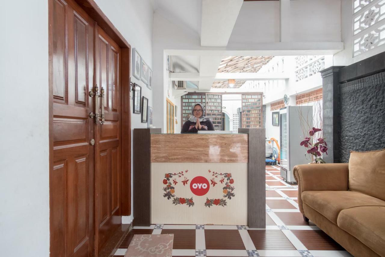 Oyo 619 Naufal Guest House Syariah 棉兰 外观 照片