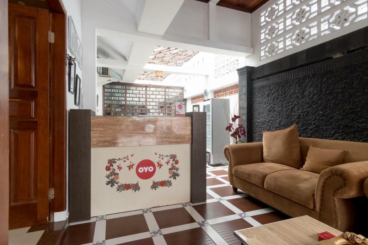 Oyo 619 Naufal Guest House Syariah 棉兰 外观 照片