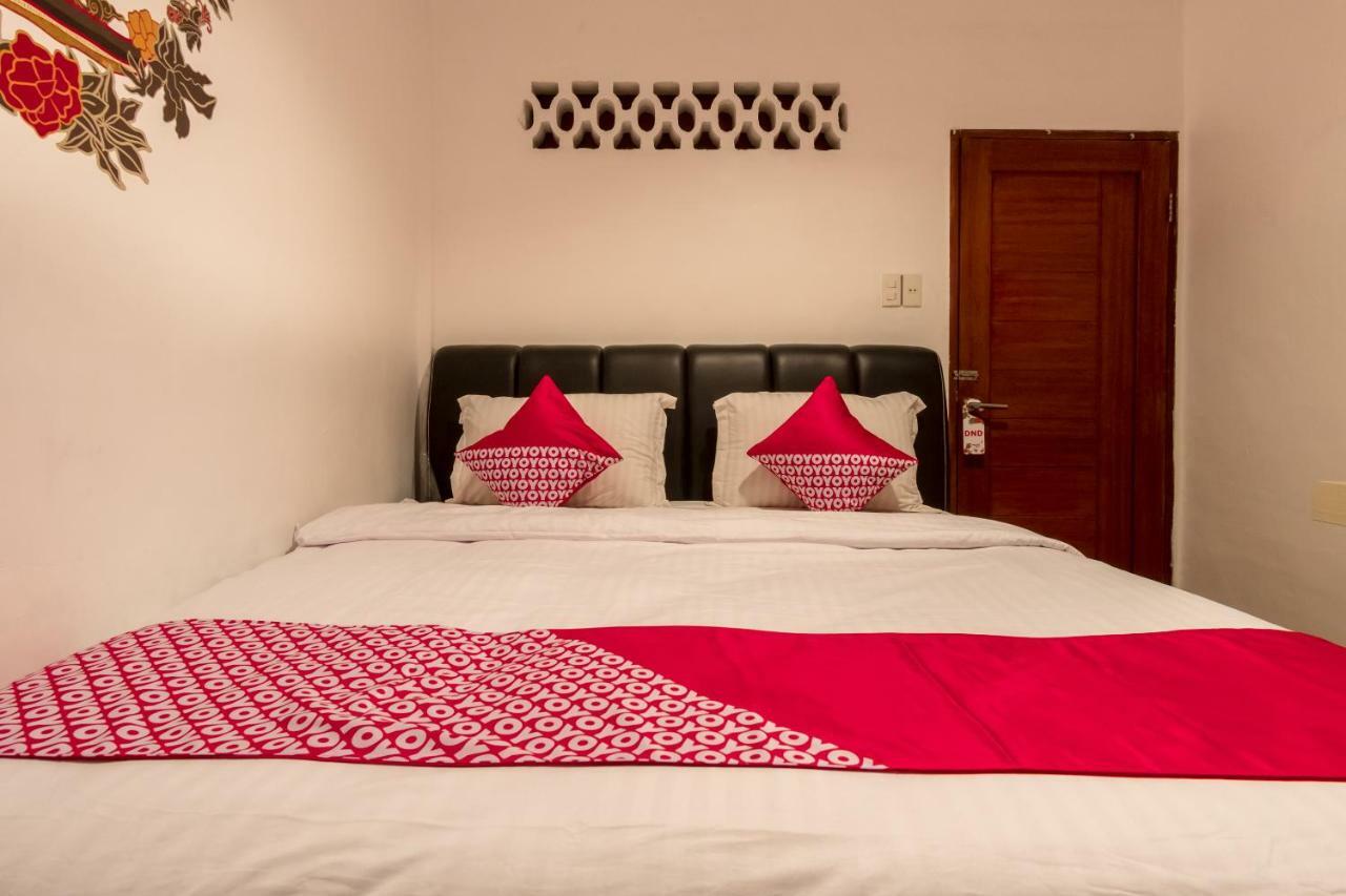 Oyo 619 Naufal Guest House Syariah 棉兰 外观 照片