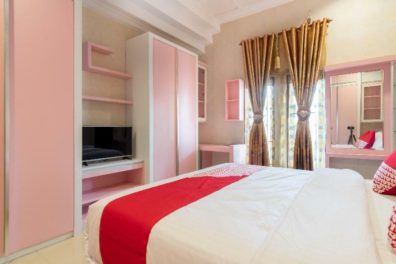 Oyo 619 Naufal Guest House Syariah 棉兰 外观 照片